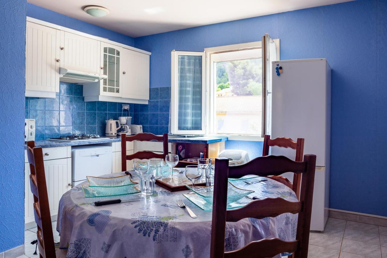 Appartement Avec Piscine Et Cuisine Roquefort-la-Bédoule Esterno foto