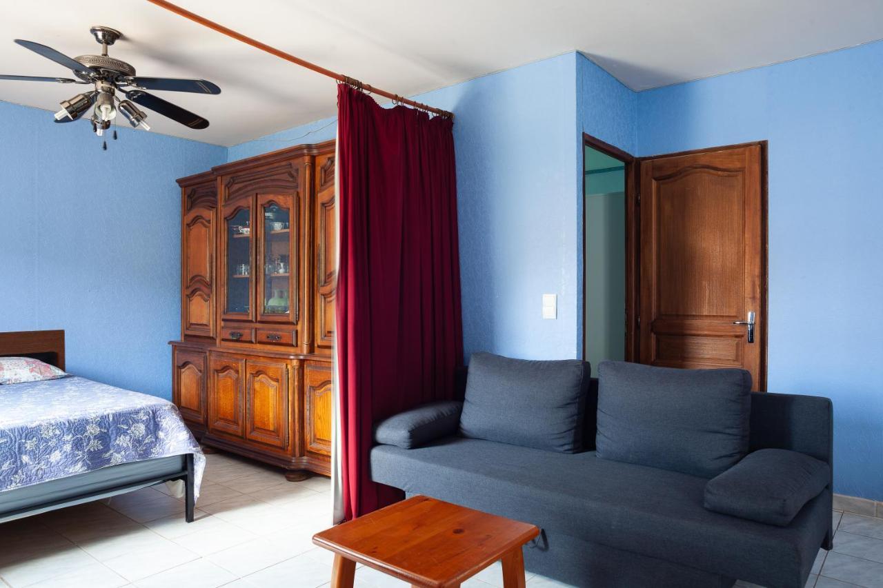 Appartement Avec Piscine Et Cuisine Roquefort-la-Bédoule Esterno foto