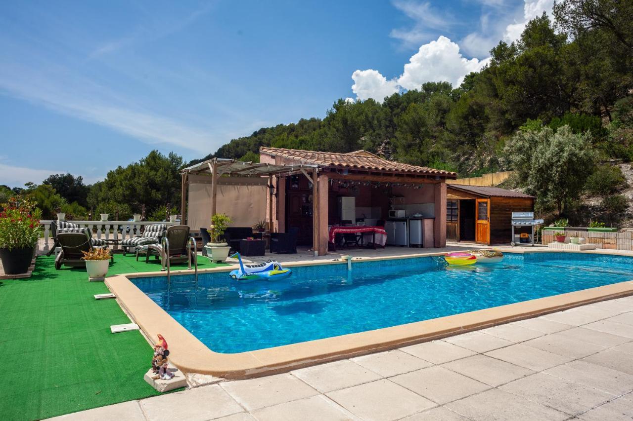 Appartement Avec Piscine Et Cuisine Roquefort-la-Bédoule Esterno foto