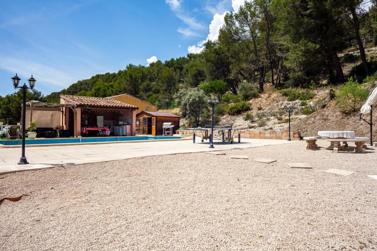 Appartement Avec Piscine Et Cuisine Roquefort-la-Bédoule Esterno foto